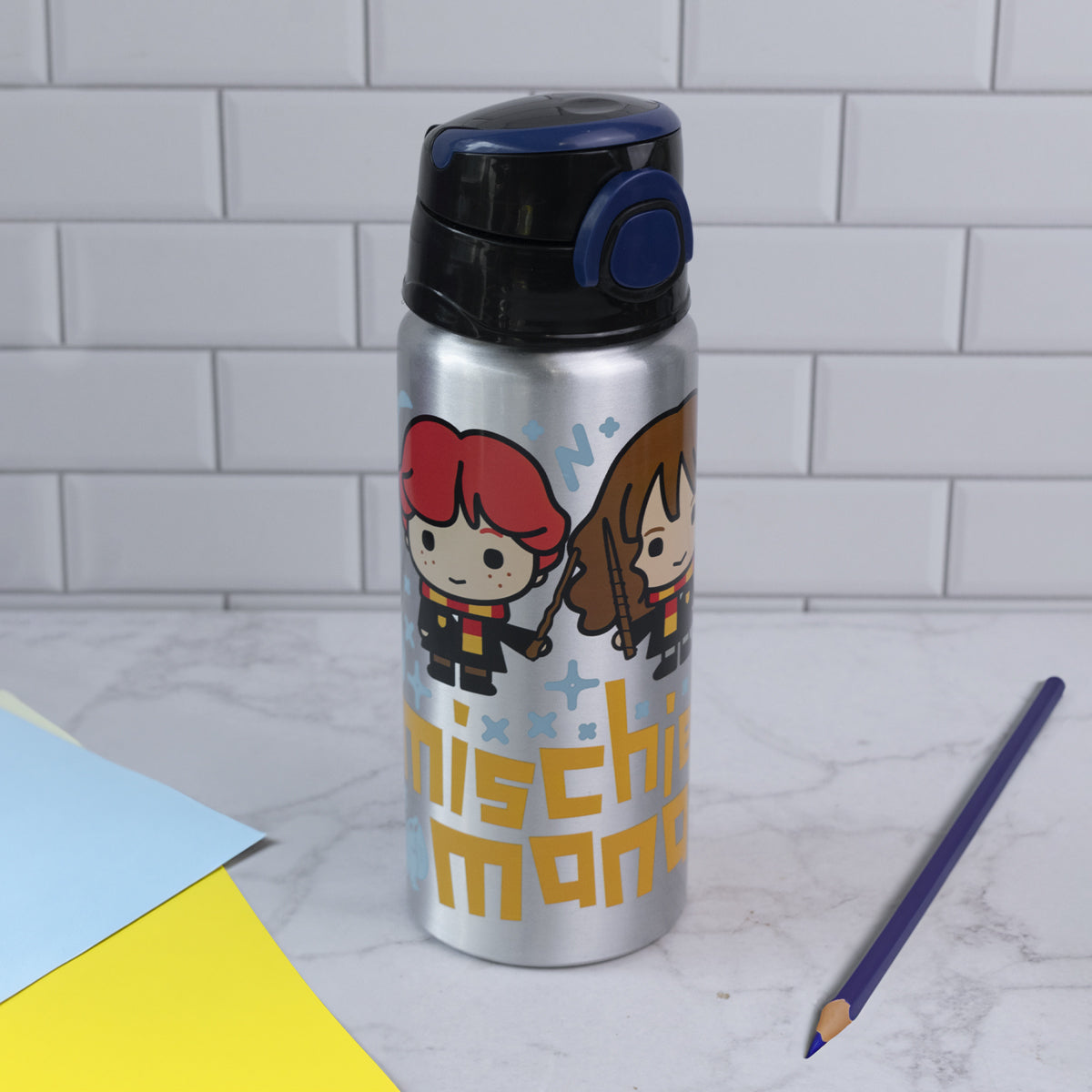 Botella de Aluminio con Botón y Popote Personajes Animados de Disney 600ml