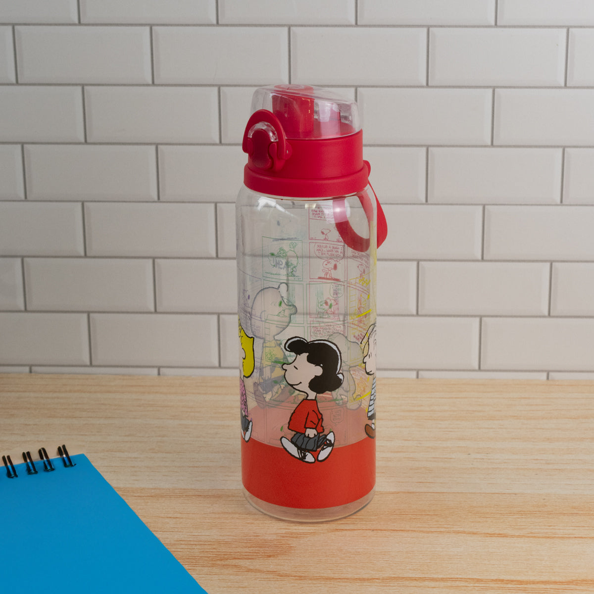 Botella de Plástico con Tapa y Agarradera Snoopy 950ml