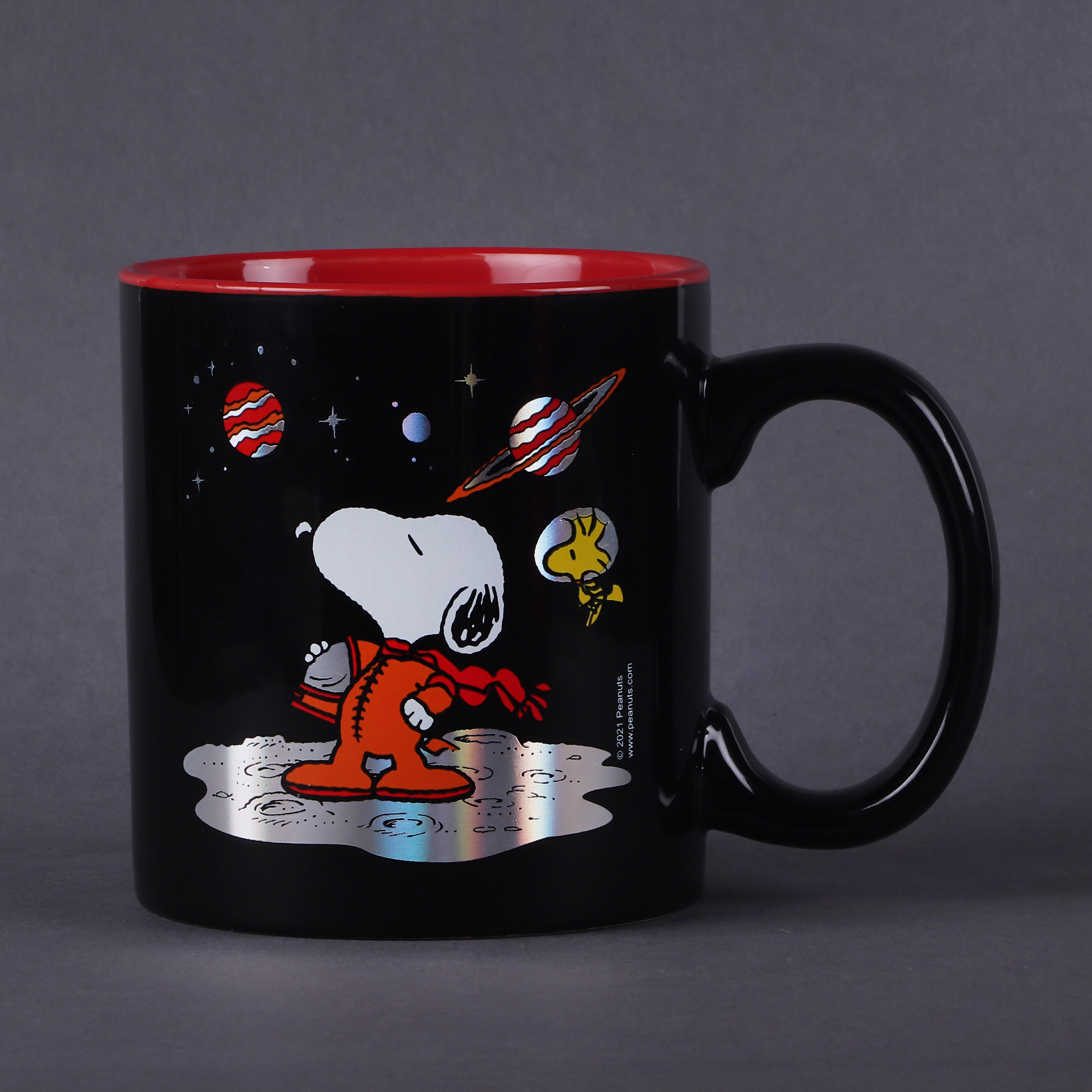 Taza de Cerámica Jumbo Bi Color Negro Metalizada Fun Kids Snoopy Nasa 591ml