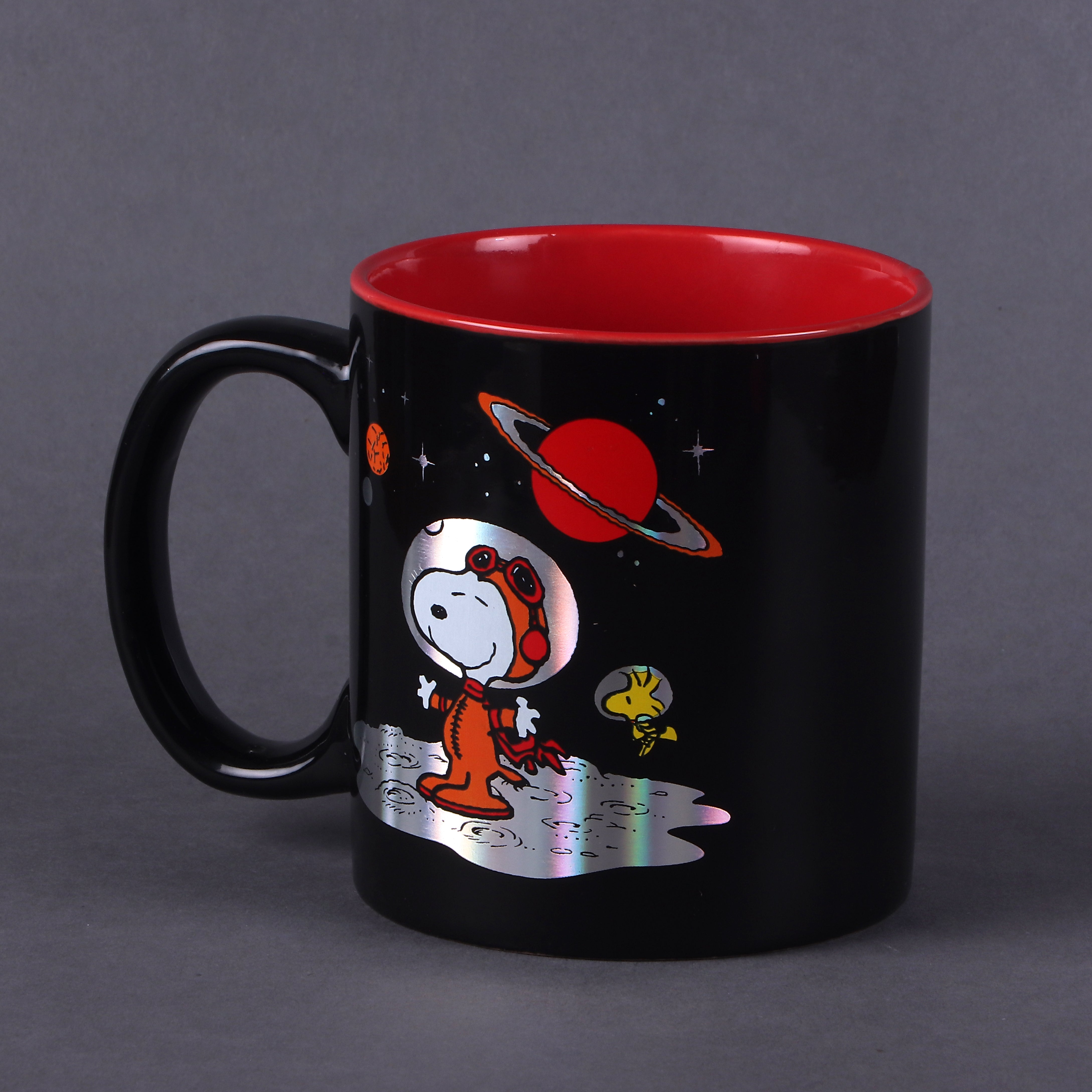 Taza de Cerámica Jumbo Bi Color Negro Metalizada Fun Kids Snoopy Nasa 591ml